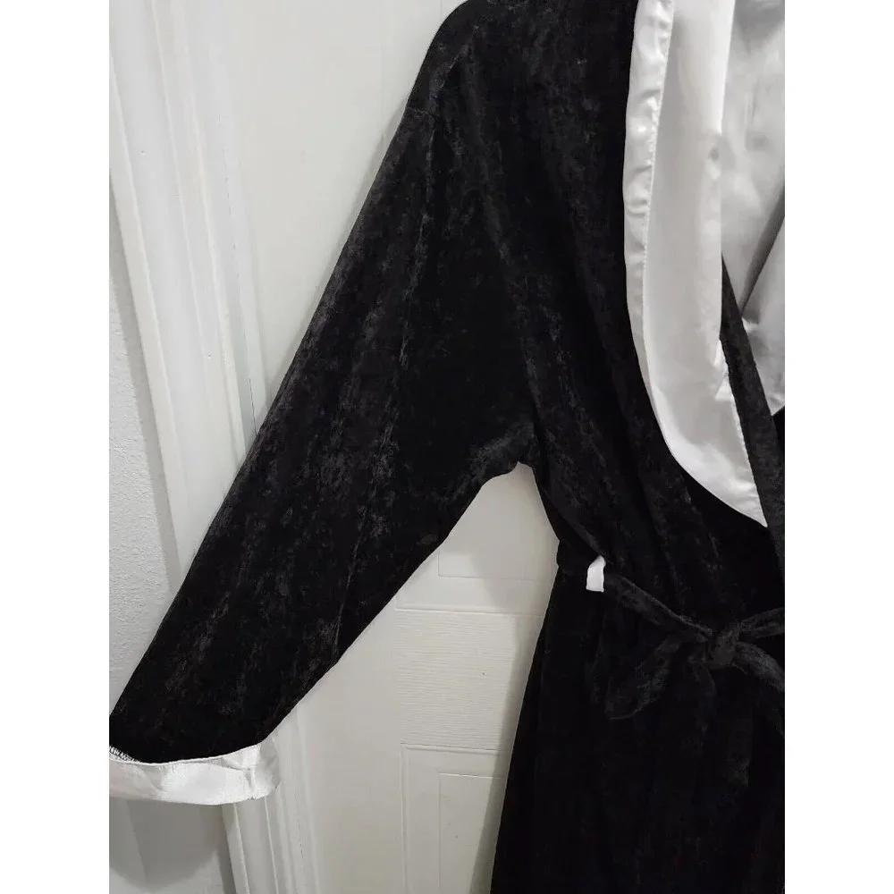 Vintage Audrey Lane Women's Black Velvet Robe White Satin Trim Belted‎ Sz Medium
